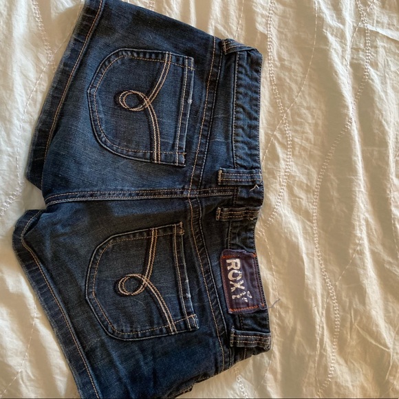 Roxy Jean Shorts - Picture 2 of 2